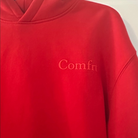 Never worn Comfrt minimalist hoodie in crimson - Picture 5 of 5